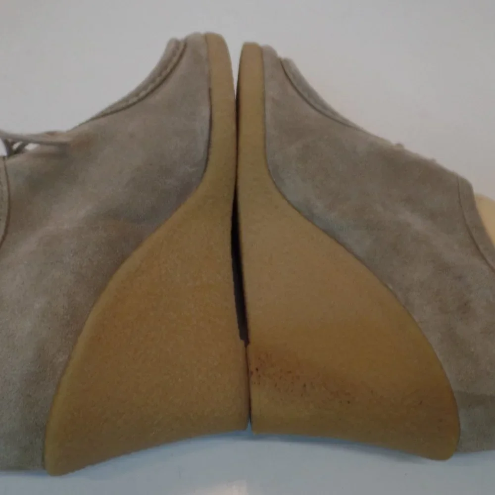 Michael Kors Tan Suede Wedge Lace Up Shoe Rubber Sole Sz 9 - Picture 12 of 12